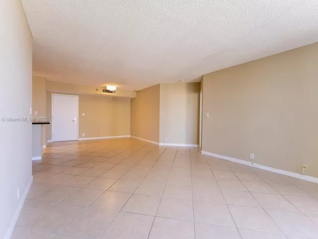 2-bedroom condo for rent in Aventura - 3530 Mystic Pointe Dr 2207 - MondialRealty