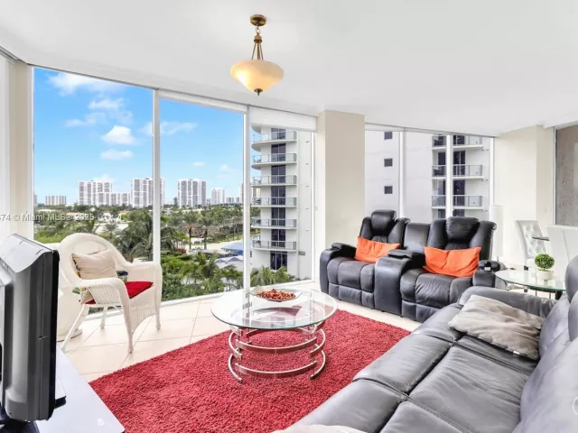 2-bedroom condo for sale in Sunny Isles Beach - 18671 Collins Ave 604 - MondialRealty