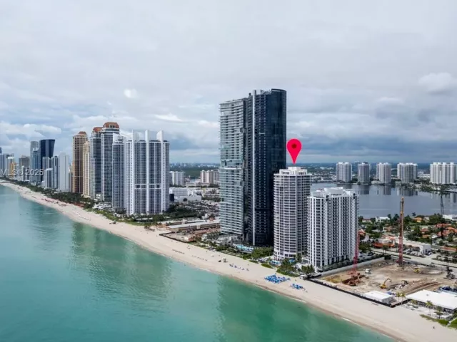 2-bedroom condo for sale in Sunny Isles Beach - 18671 Collins Ave 604 - MondialRealty