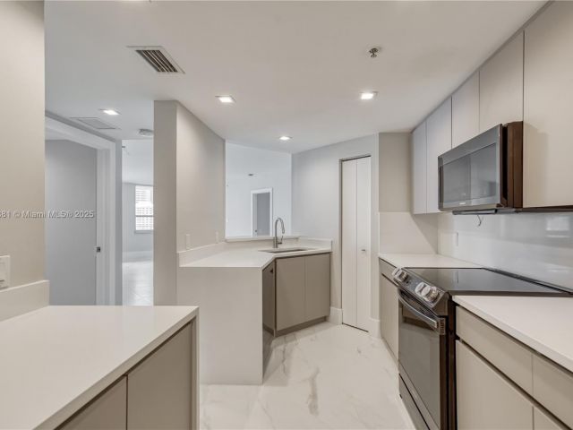 Apartment for sale  Unit #1512 - photo 6515861