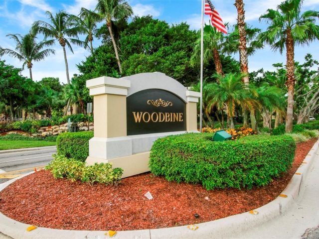 Home for rent at 6047 Seminole Gardens Circle 6047 - photo 6656670