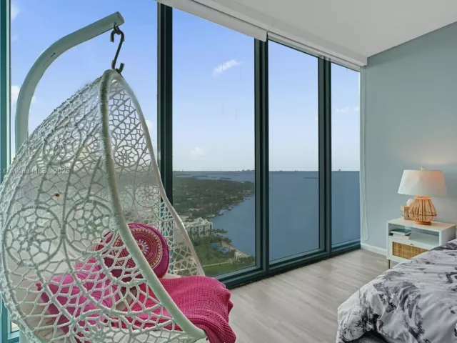 2-bedroom condo for sale in Miami - 601 NE 36th St 2703 - MondialRealty