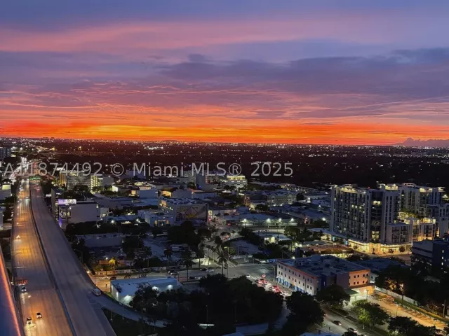 2-bedroom condo for sale in Miami - 601 NE 36th St 2703 - MondialRealty