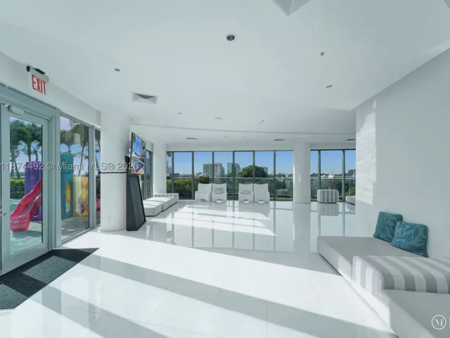 2-bedroom condo for sale in Miami - 601 NE 36th St 2703 - MondialRealty
