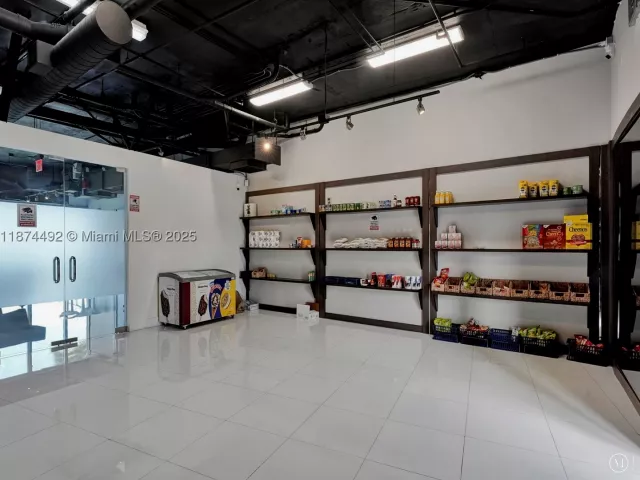 2-bedroom condo for sale in Miami - 601 NE 36th St 2703 - MondialRealty