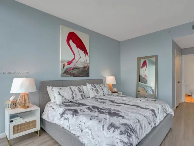 2-bedroom condo for sale in Miami - 601 NE 36th St 2703 - MondialRealty