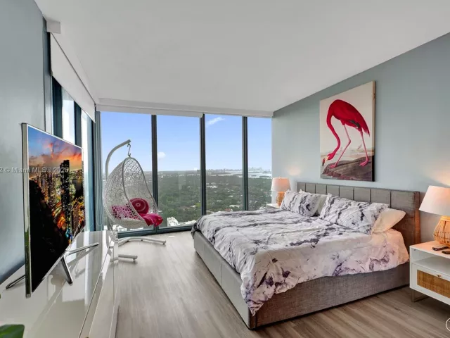 2-bedroom condo for sale in Miami - 601 NE 36th St 2703 - MondialRealty