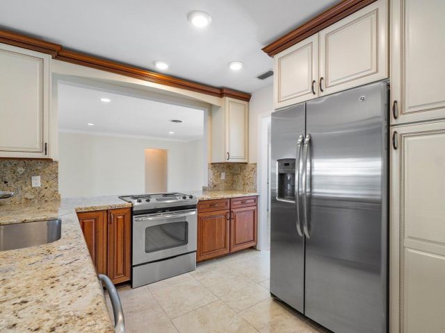 Home for sale at 1525 SE 6th Street - photo 6514888