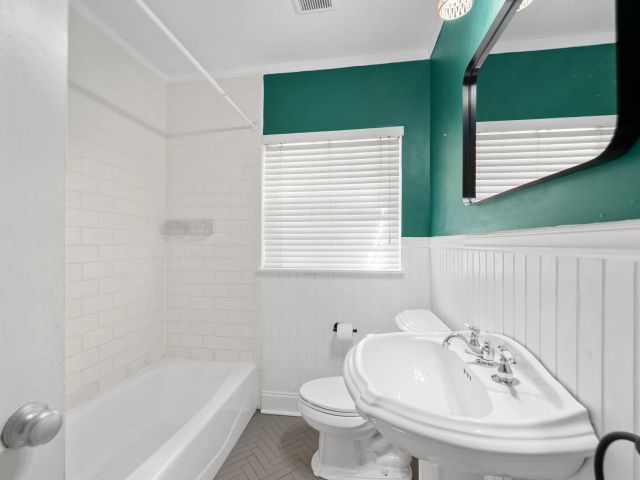 Home for sale at 712 SE 11th Court - photo 6514846