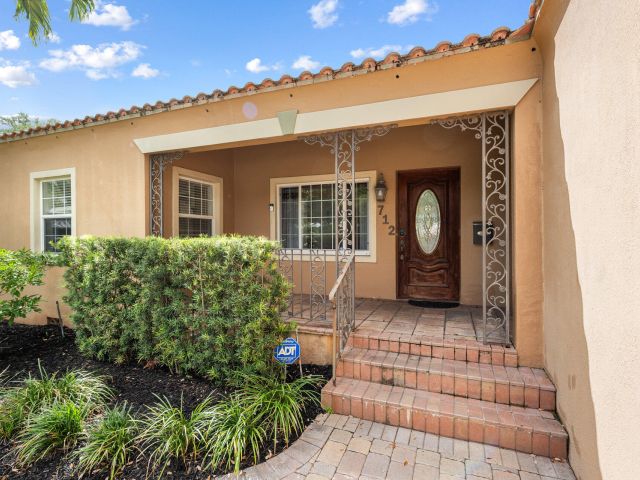 Home for sale at 712 SE 11th Court - photo 6514856