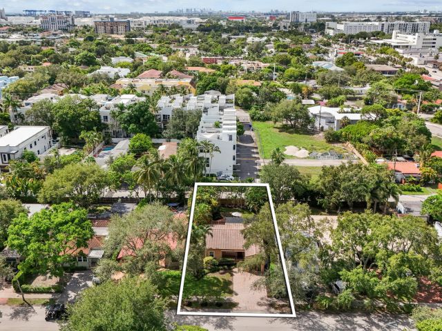 Home for sale at 712 SE 11th Court - photo 6514859