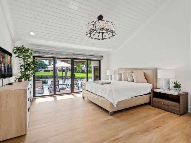 Home for sale at 910 Greensward Lane - photo 6537984