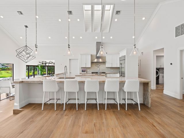 Home for sale at 910 Greensward Lane - photo 6537987