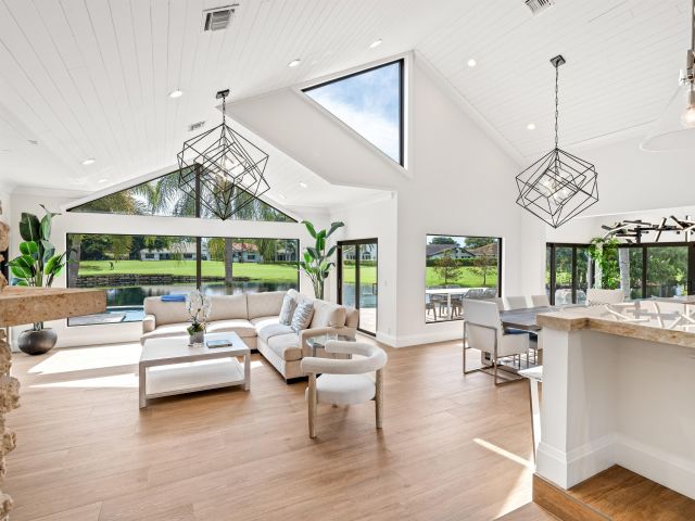 Home for sale at 910 Greensward Lane - photo 6537992