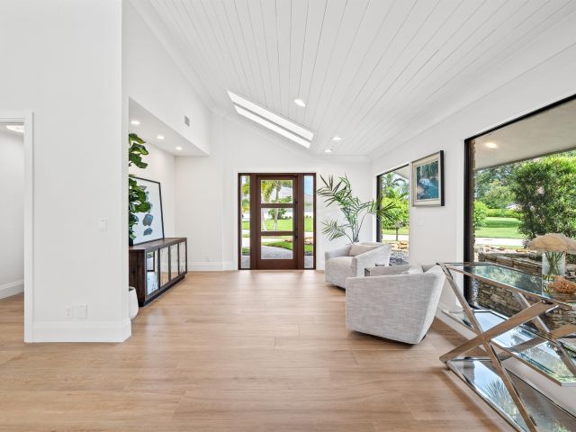 Home for sale at 910 Greensward Lane - photo 6537994