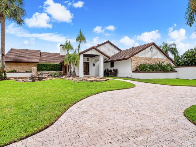 Home for sale at 910 Greensward Lane - photo 6537996