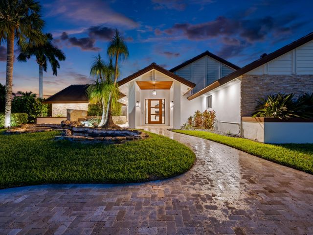 Home for sale at 910 Greensward Lane - photo 6537997