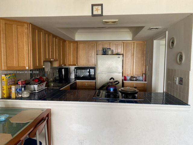 1-bedroom condo for rent in Hallandale Beach - 2030 S Ocean Dr 617 - MondialRealty