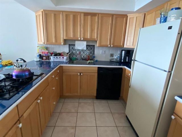 1-bedroom condo for rent in Hallandale Beach - 2030 S Ocean Dr 617 - MondialRealty