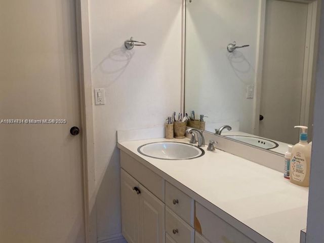 1-bedroom condo for rent in Hallandale Beach - 2030 S Ocean Dr 617 - MondialRealty