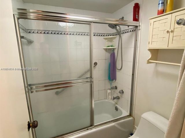 1-bedroom condo for rent in Hallandale Beach - 2030 S Ocean Dr 617 - MondialRealty