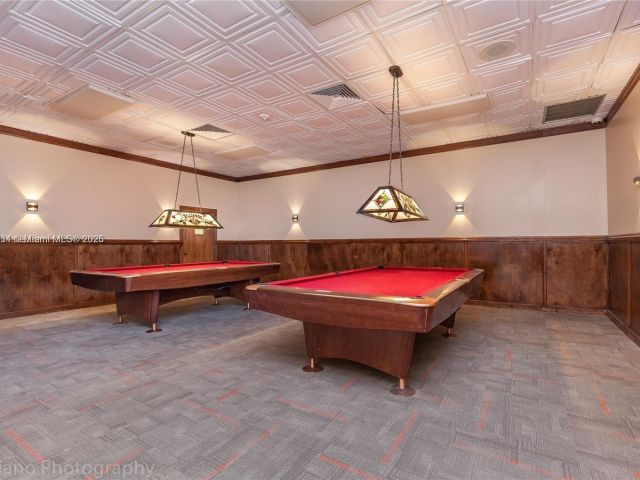 1-bedroom condo for rent in Hallandale Beach - 2030 S Ocean Dr 617 - MondialRealty