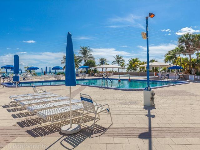 1-bedroom condo for rent in Hallandale Beach - 2030 S Ocean Dr 617 - MondialRealty