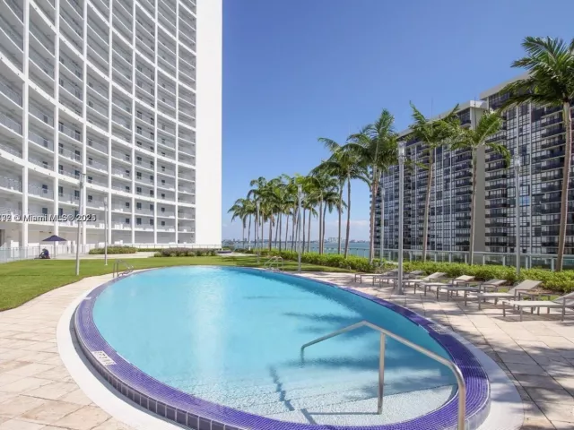 2-bedroom condo for sale in Miami - 601 NE 36th St 806 - MondialRealty