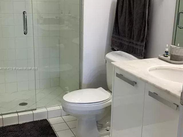 2-bedroom condo for sale in Miami - 601 NE 36th St 806 - MondialRealty