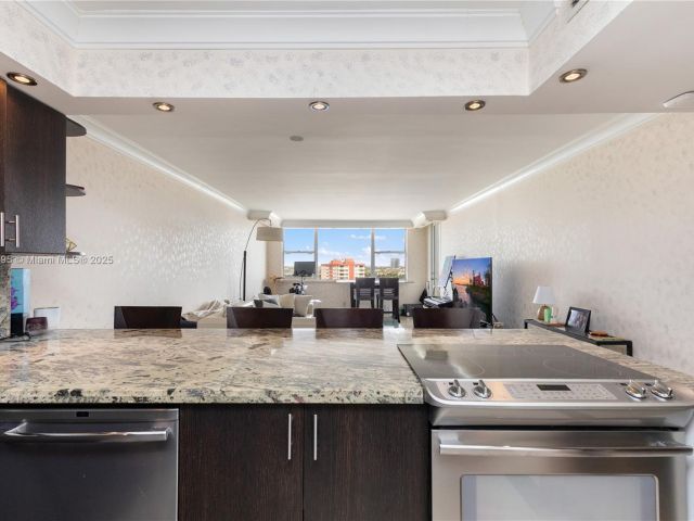 Apartment for sale  Unit #1517 - photo 7443302