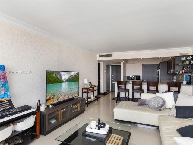 Apartment for sale  Unit #1517 - photo 7443304