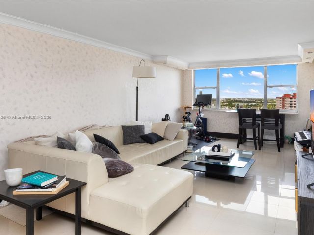 Apartment for sale  Unit #1517 - photo 7443305