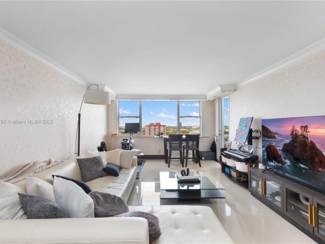 Apartment for sale  Unit #1517 - photo 7443306