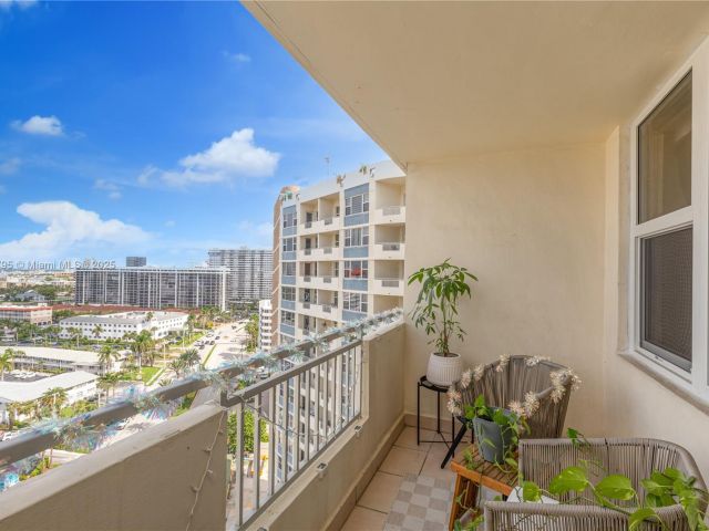 Apartment for sale  Unit #1517 - photo 7443310