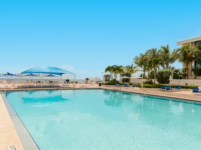 1-bedroom condo for sale in Hallandale Beach - 3180 S Ocean Dr 1517 - MondialRealty