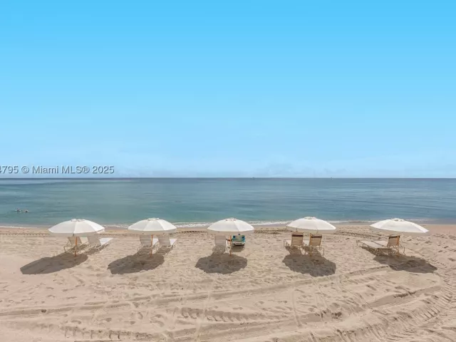 1-bedroom condo for sale in Hallandale Beach - 3180 S Ocean Dr 1517 - MondialRealty