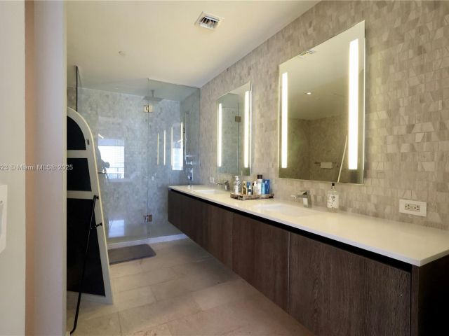 Apartment for sale  Unit #3607 - photo 6515538