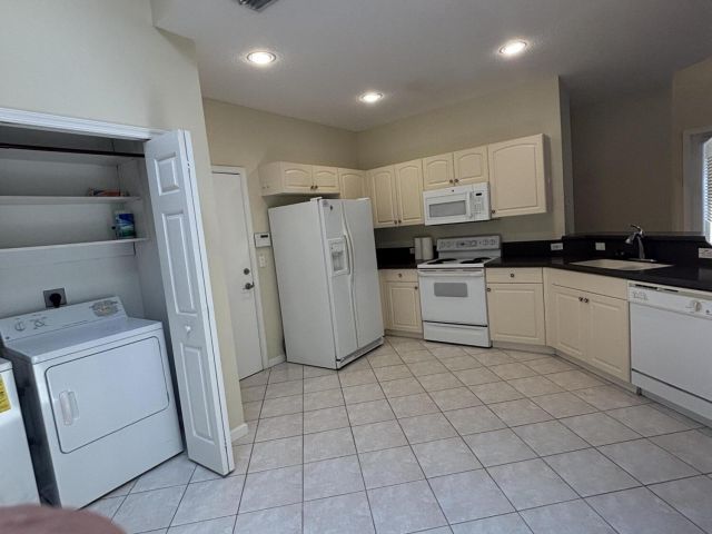 Home for rent at 10100 Larkspur Lane - photo 6534277