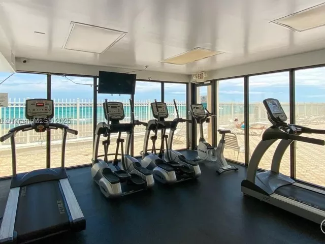 2-bedroom condo for rent in Hollywood - 3505 S Ocean Dr 312 - MondialRealty