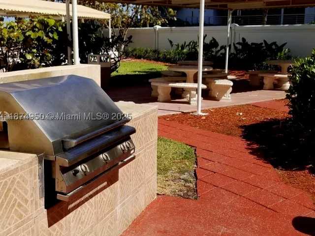 2-bedroom condo for rent in Hollywood - 3505 S Ocean Dr 312 - MondialRealty