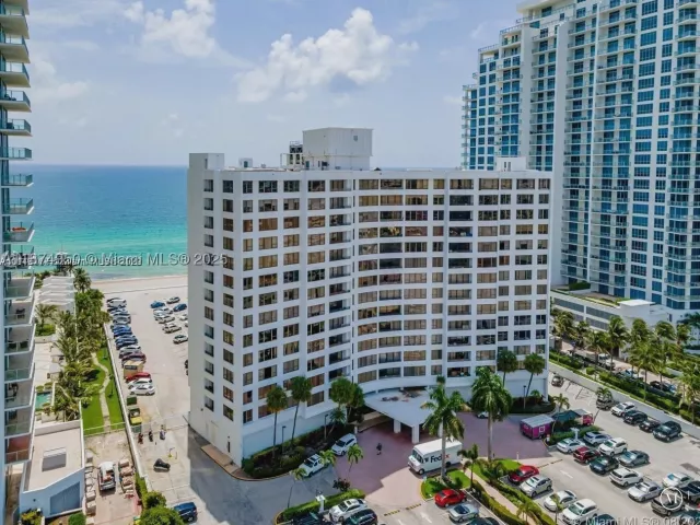 2-bedroom condo for rent in Hollywood - 3505 S Ocean Dr 312 - MondialRealty