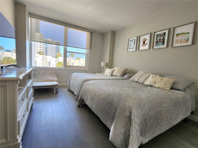 2-bedroom condo for rent in Hollywood - 3505 S Ocean Dr 312 - MondialRealty