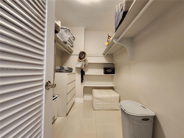 Apartment for rent  Unit #1220 - photo 6517000