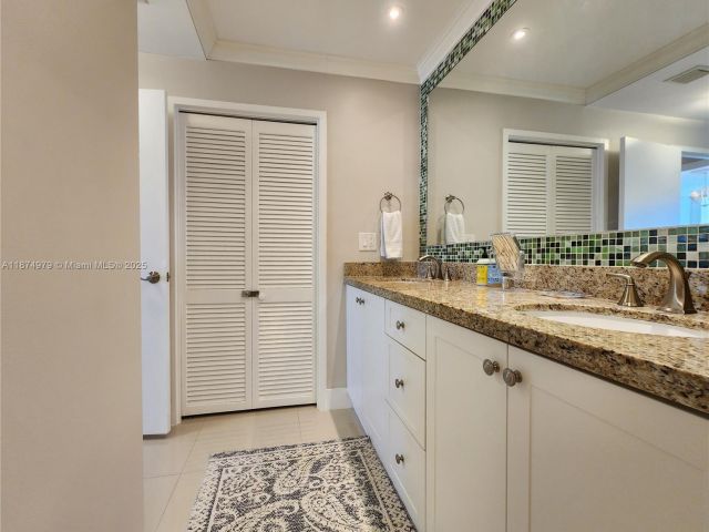 Apartment for rent  Unit #1220 - photo 6517001