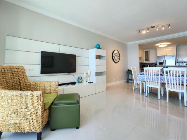 Apartment for rent  Unit #1220 - photo 6517005