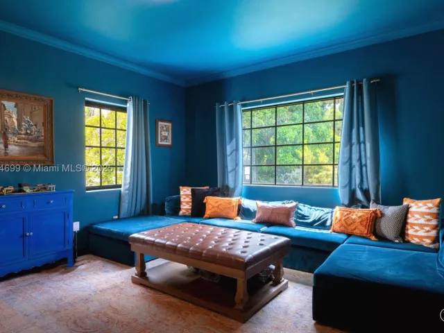 5-bedroom home for sale in Miami Beach - 5149 Alton Rd - MondialRealty