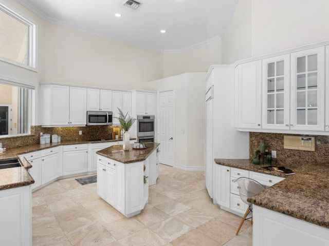 Home for rent at 16164 Bridlewood Circle - photo 6533325