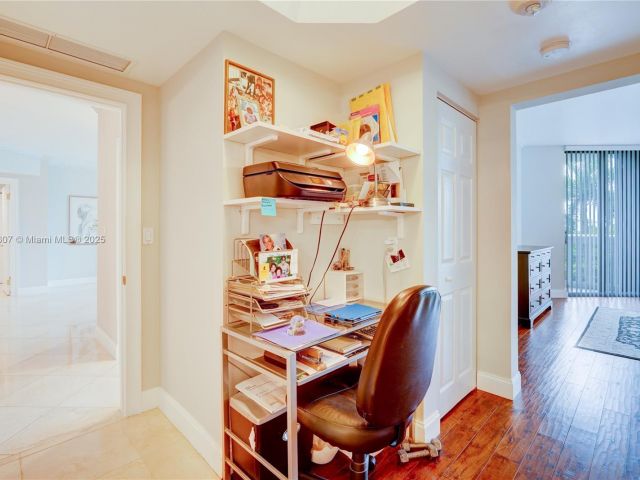 2-bedroom condo for sale in Aventura - 2000 Island Blvd 408 - MondialRealty