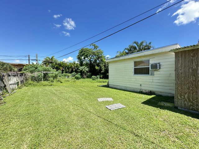 Home for sale at 225 NE 13th Street - photo 6547578