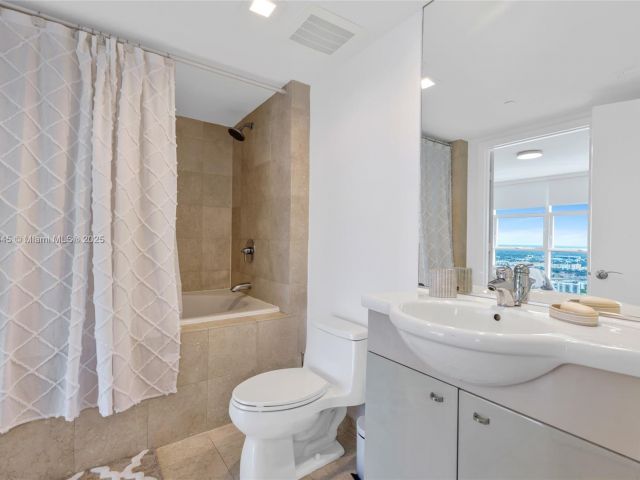 Apartment for rent  Unit #4107 - photo 6520053